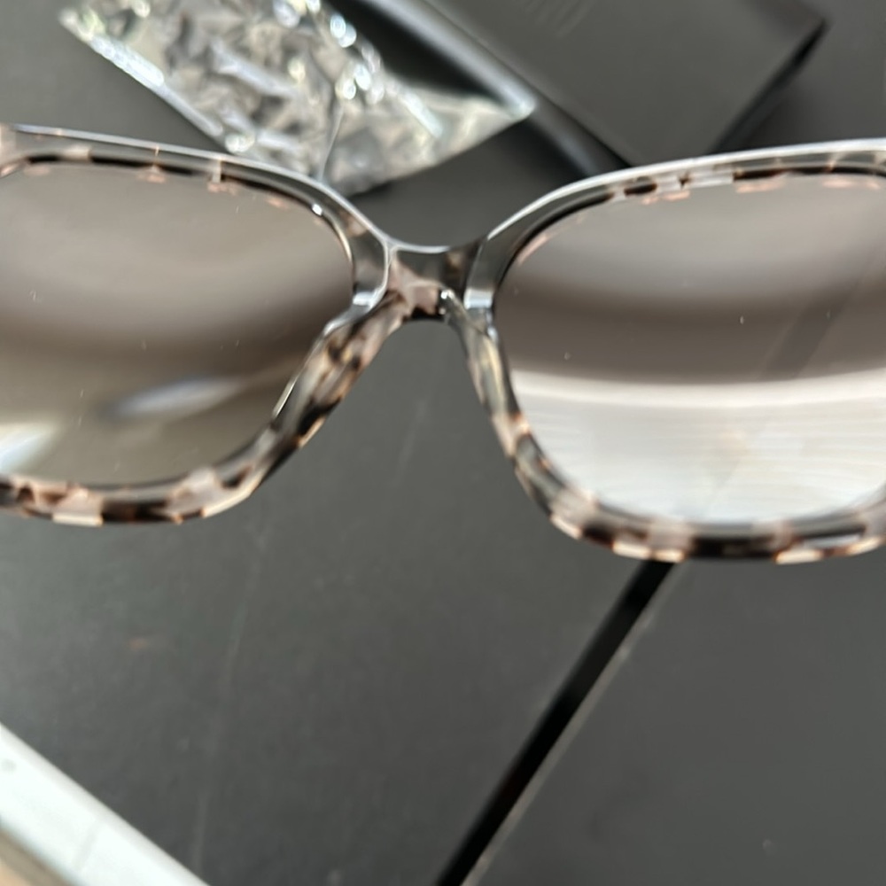 Moschino sunglasseses - Picture 5 of 6
